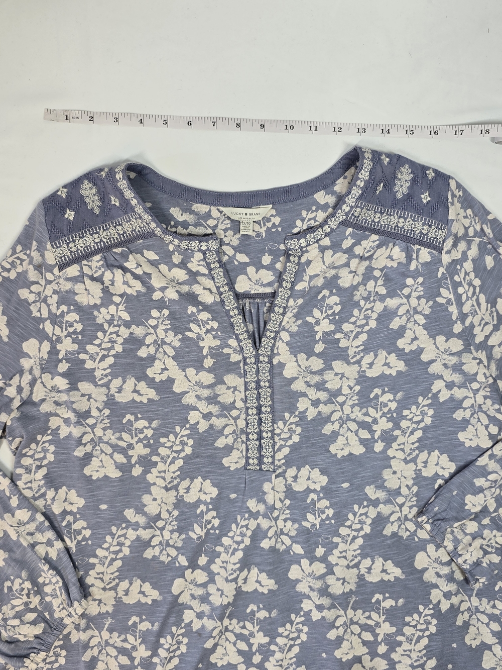 Lucky Brand Blue Floral Embroidered Split Neck Peasant Top Size 1X - Picture 5 of 14